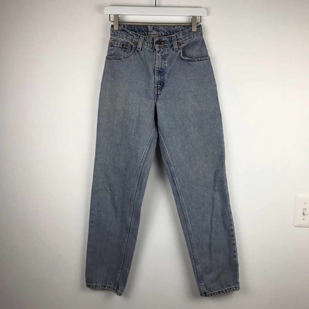 Vintage Levi’s 550 High Waist wedgie fit Jeans - Picture 5 of 8